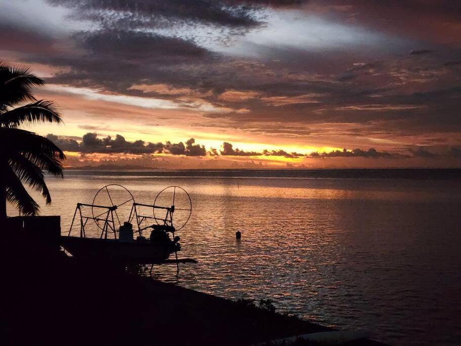 Studio Bord De Mer Fare Tahitea Pension Taputapuapea ภายนอก รูปภาพ